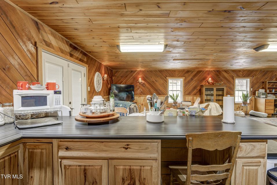 Photo #60: 185 Deer Tracks Circle