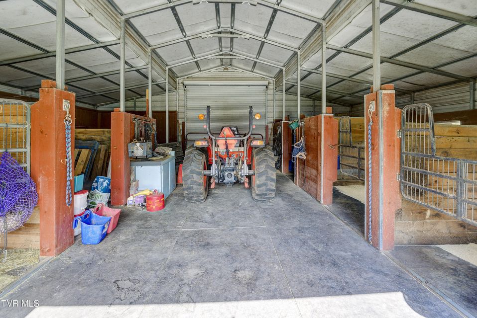 Photo #84: 185 Deer Tracks Circle