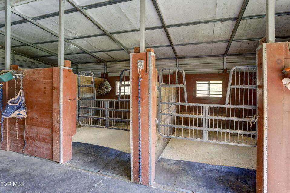 Photo #85: 185 Deer Tracks Circle