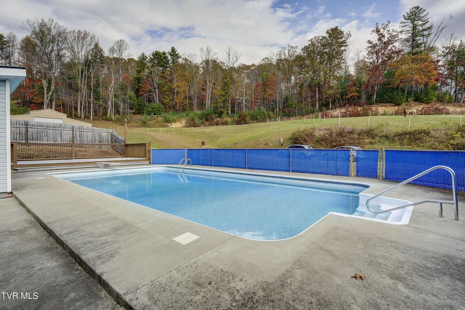 Photo #70: 185 Deer Tracks Circle