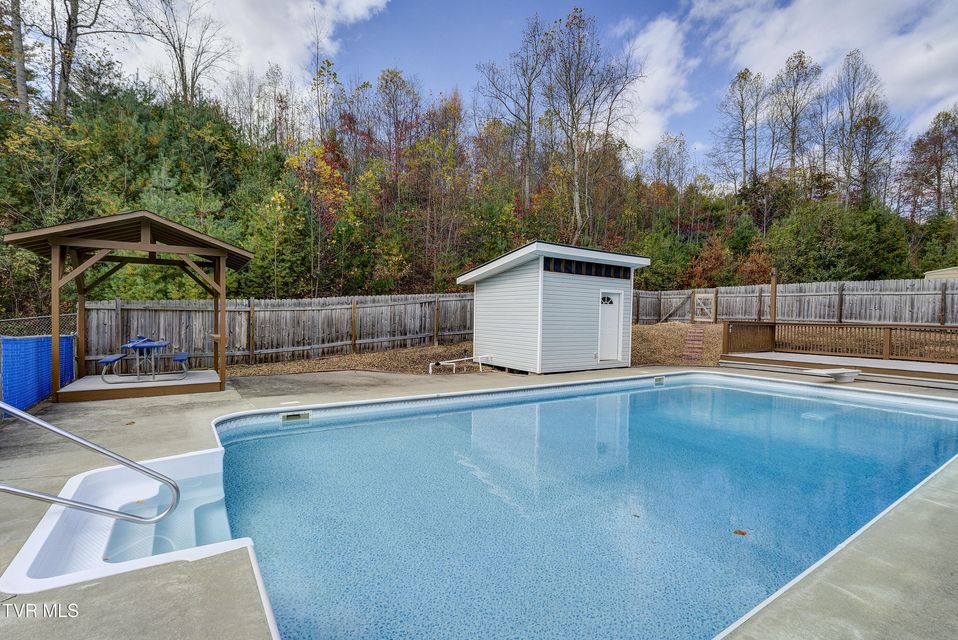 Photo #68: 185 Deer Tracks Circle