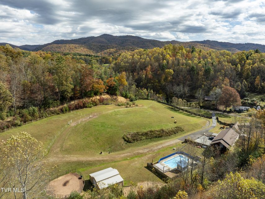 Photo #64: 185 Deer Tracks Circle