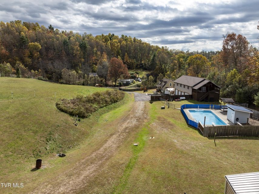 Photo #47: 185 Deer Tracks Circle