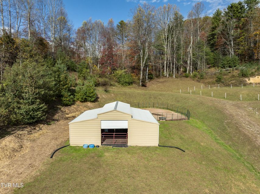 Photo #83: 185 Deer Tracks Circle