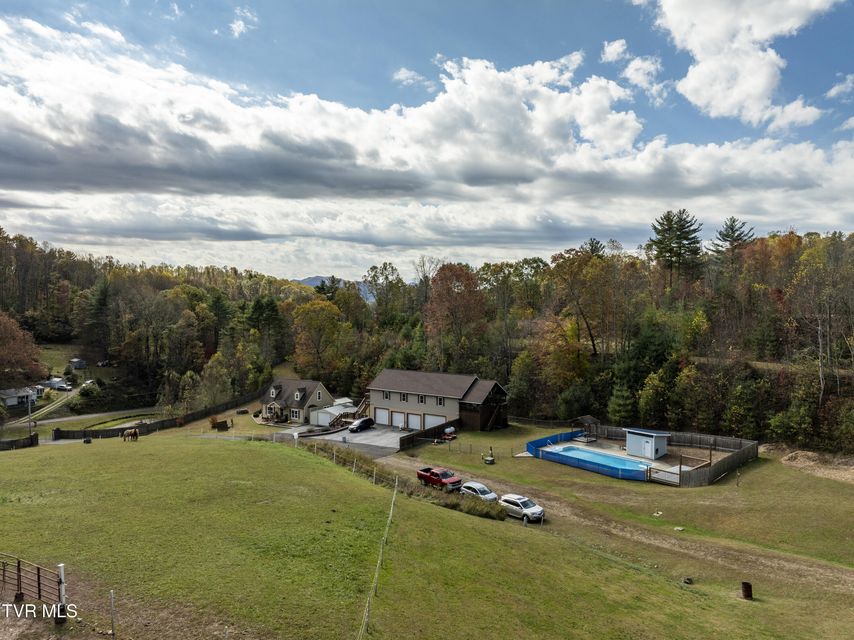 Photo #77: 185 Deer Tracks Circle