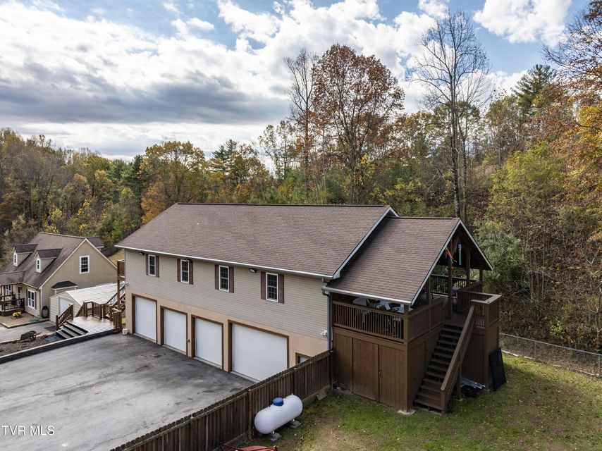 Photo #41: 185 Deer Tracks Circle