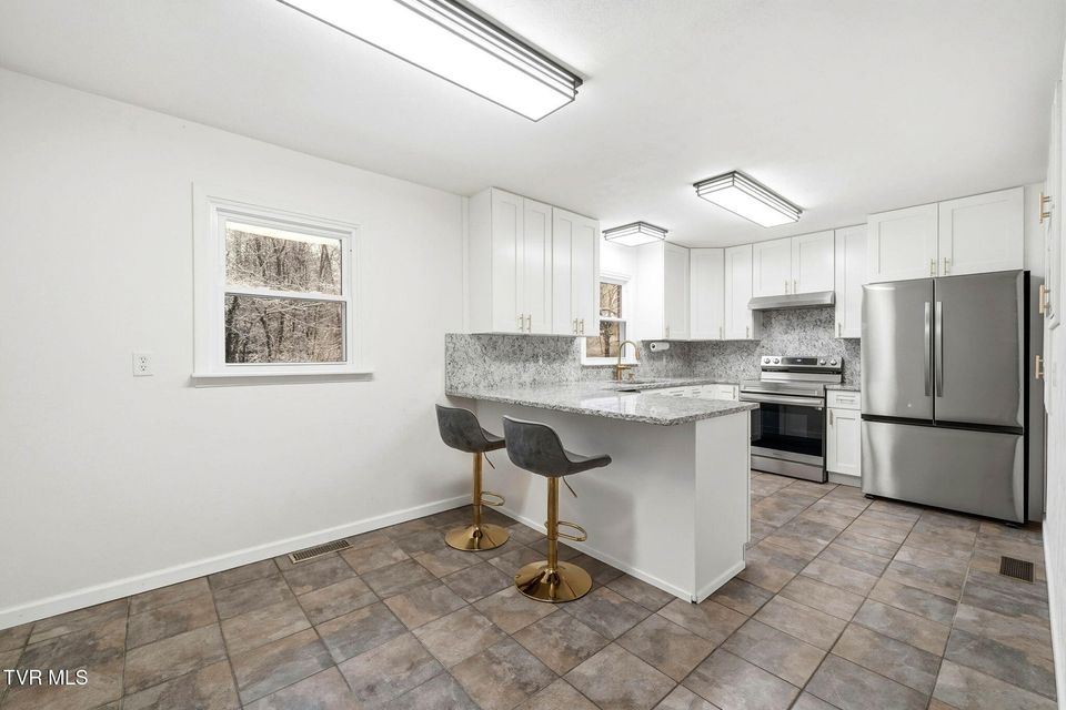 Photo #6: 223 Poplar Hill Drive