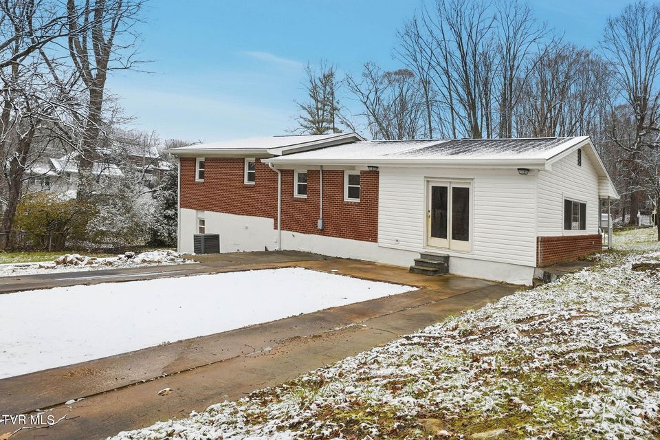 Photo #31: 223 Poplar Hill Drive