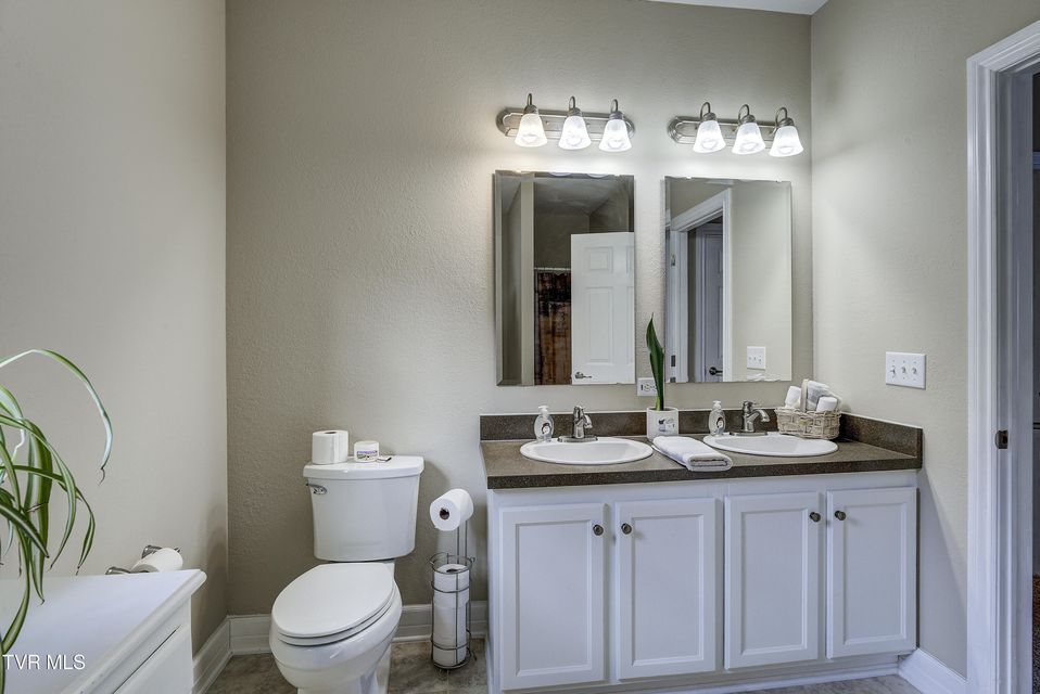 Photo #31: 185 Deer Tracks Circle