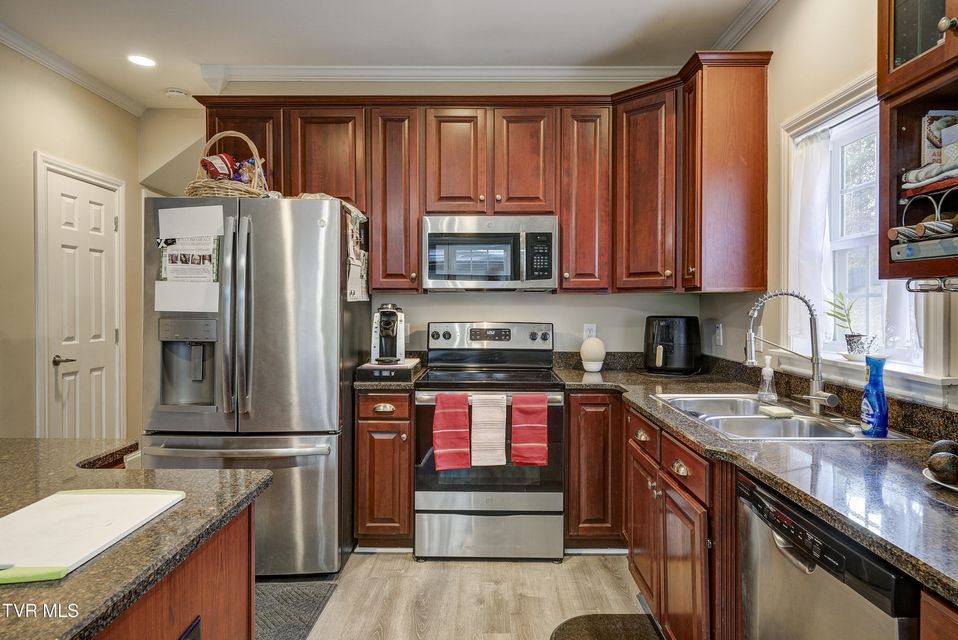 Photo #16: 185 Deer Tracks Circle