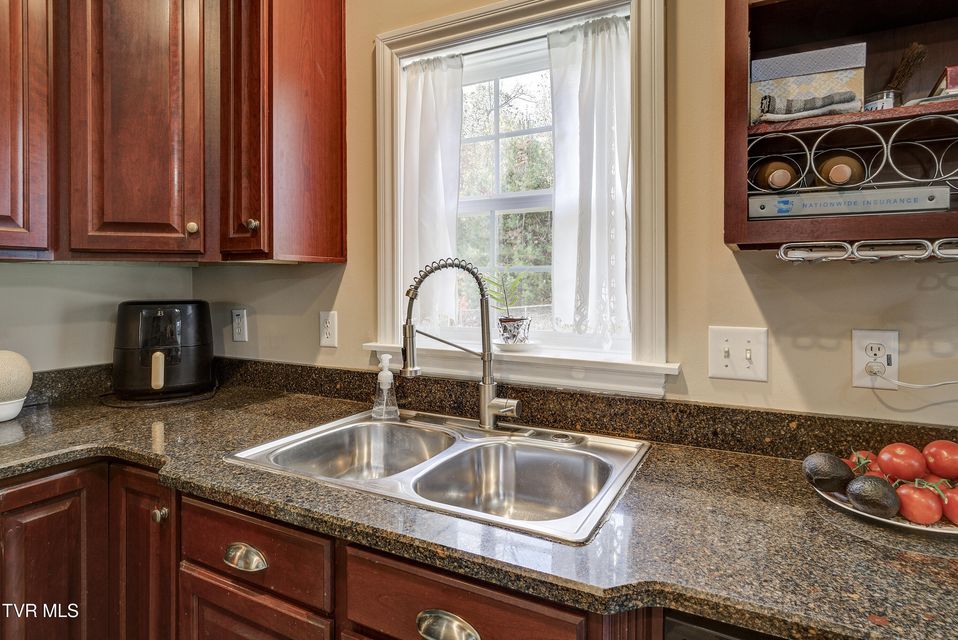 Photo #19: 185 Deer Tracks Circle