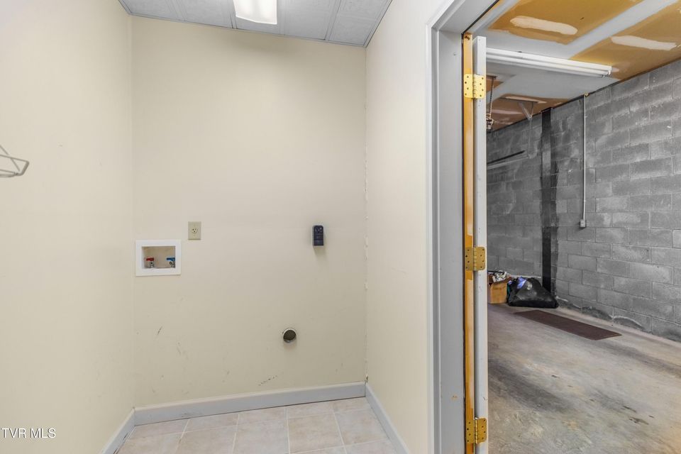 Photo #37: 1401 Brookfield Drive