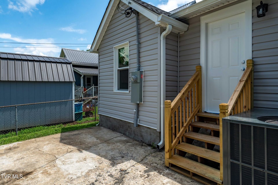 Photo #15: 1007 Spring Street