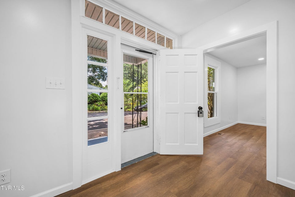 Photo #18: 1007 Spring Street