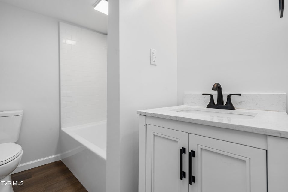 Photo #27: 1007 Spring Street