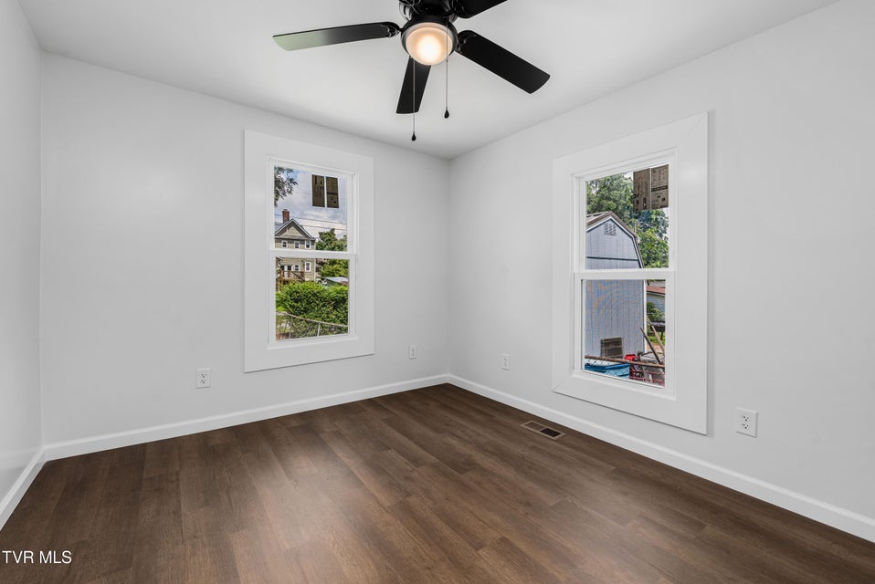 Photo #36: 1007 Spring Street