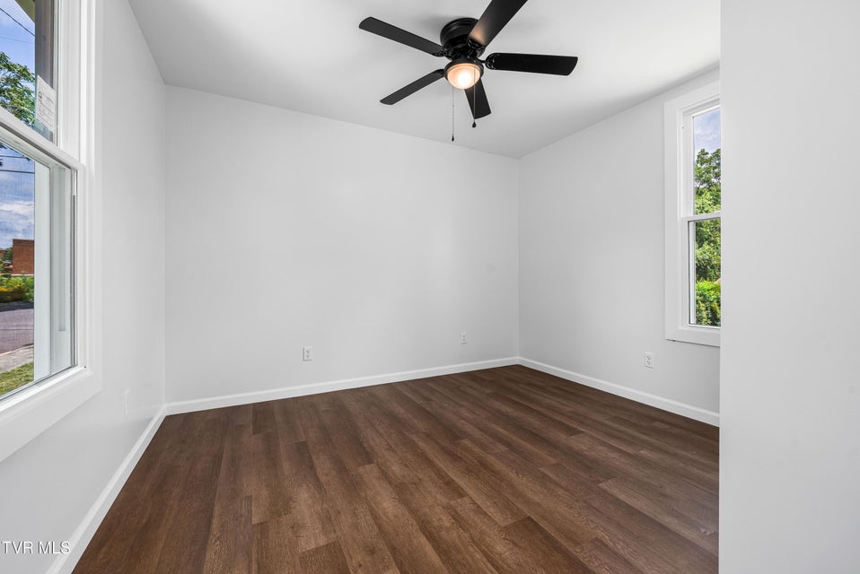 Photo #41: 1007 Spring Street