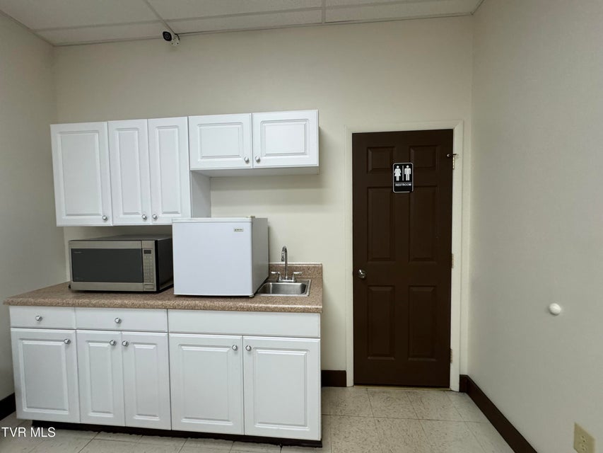 Photo #27: 2719 Highway 91 