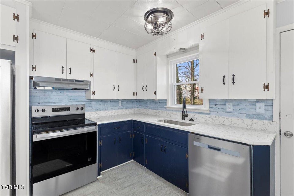 Photo #18: 1023 Carolina Avenue