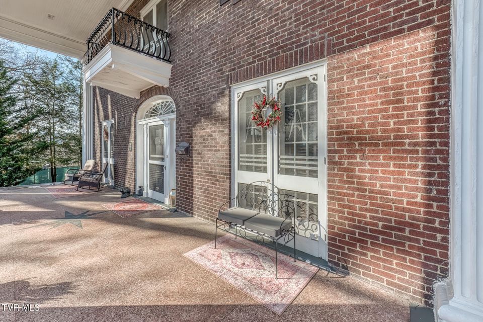 Photo #7: 130 Solar Street