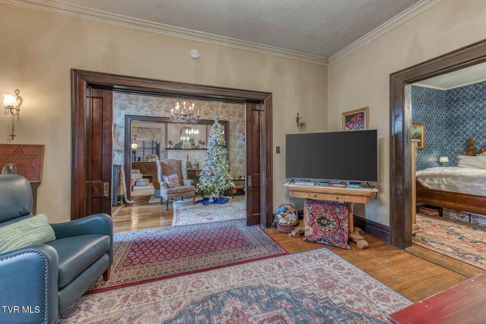 Photo #16: 130 Solar Street