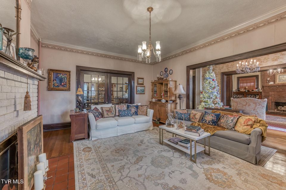 Photo #24: 130 Solar Street