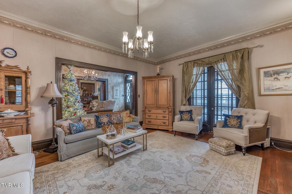 Photo #25: 130 Solar Street