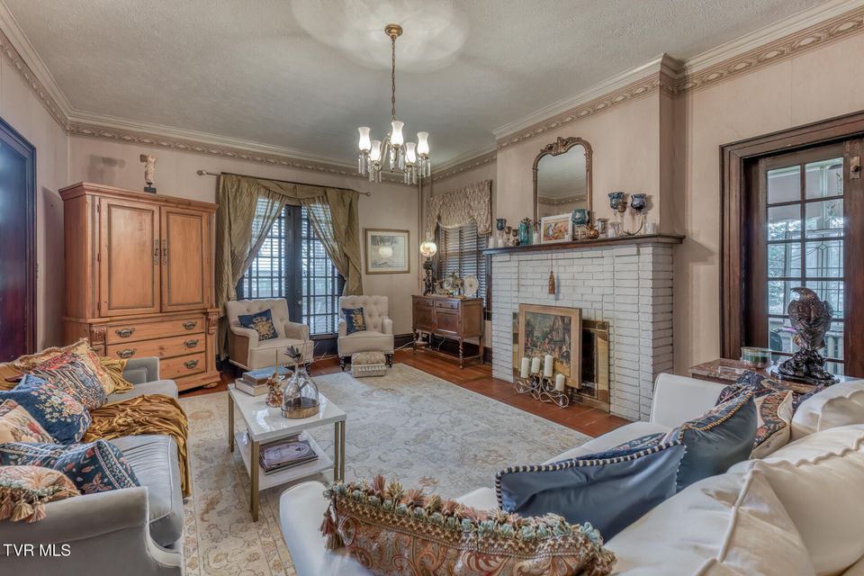 Photo #26: 130 Solar Street