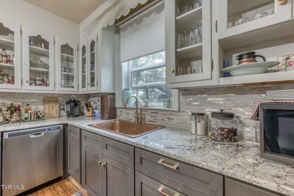 Photo #39: 130 Solar Street