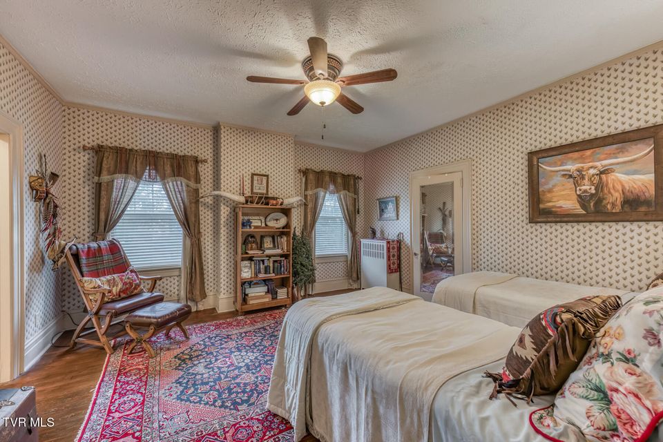 Photo #57: 130 Solar Street