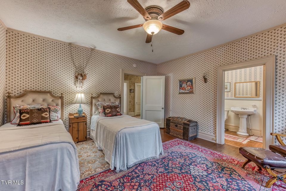 Photo #58: 130 Solar Street