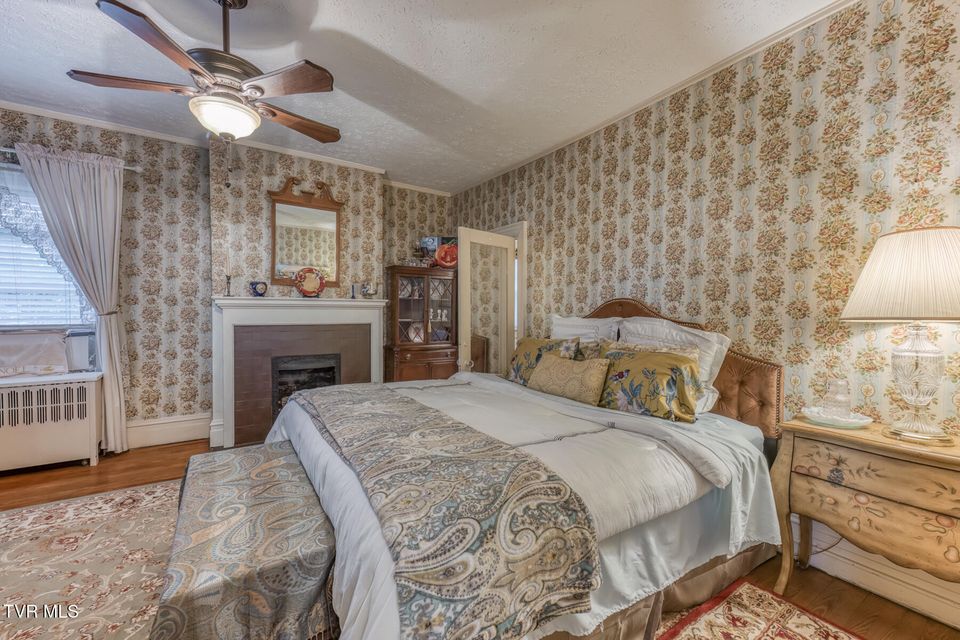 Photo #60: 130 Solar Street