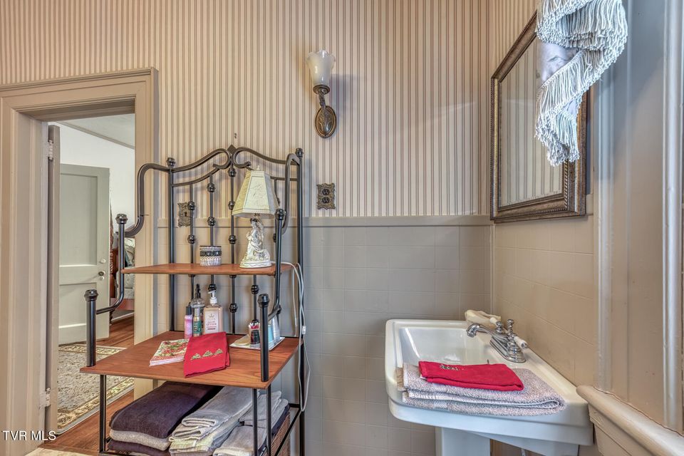 Photo #67: 130 Solar Street