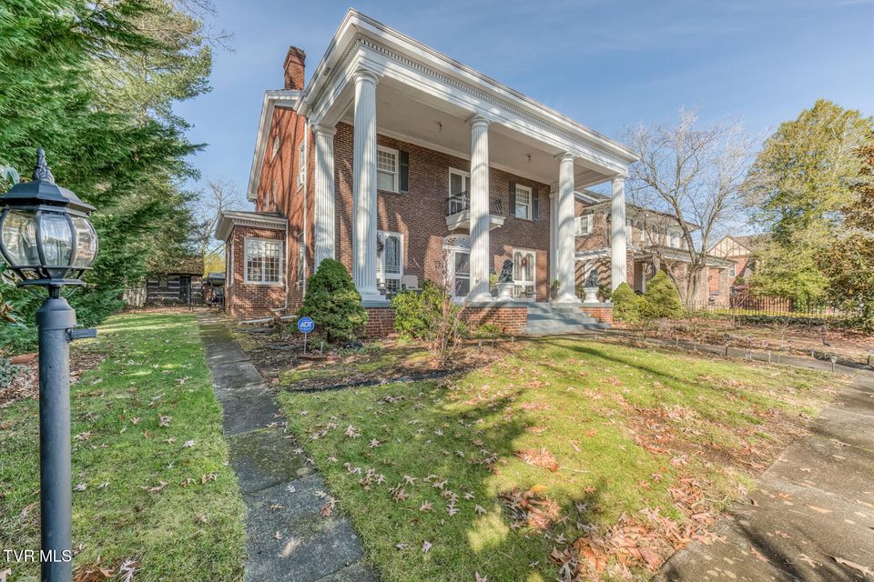 Photo #77: 130 Solar Street