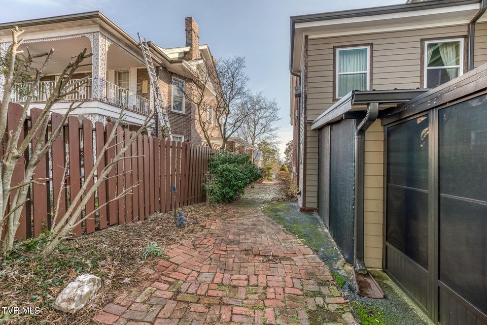 Photo #81: 130 Solar Street