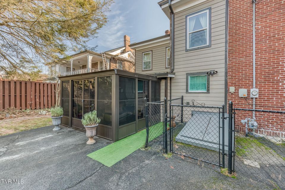 Photo #82: 130 Solar Street