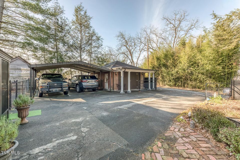 Photo #87: 130 Solar Street