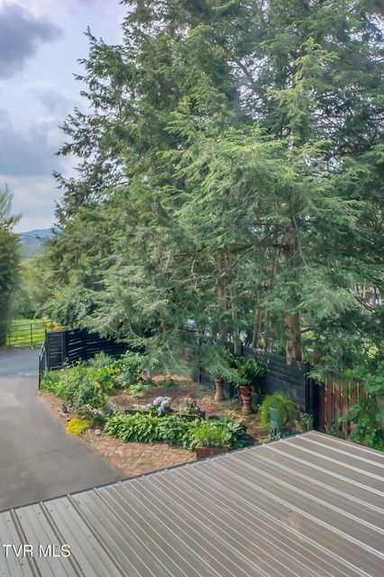 Photo #100: 130 Solar Street