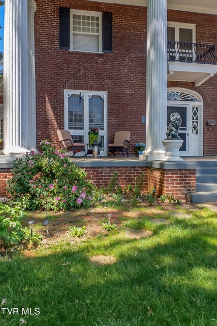 Photo #90: 130 Solar Street