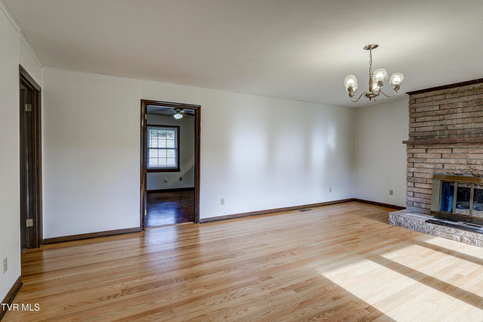 Photo #4: 360 Highway 75 