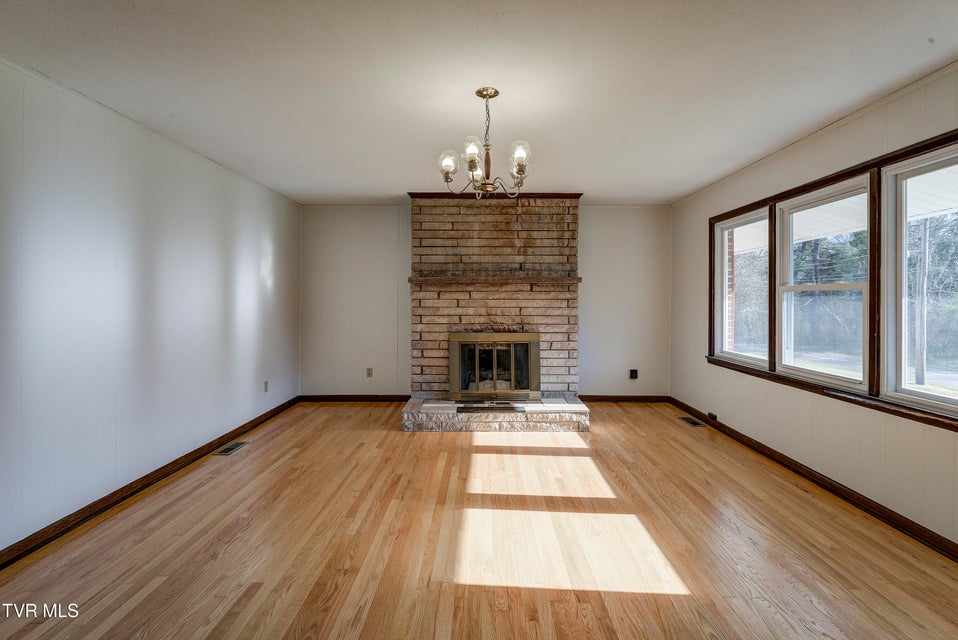 Photo #5: 360 Highway 75 