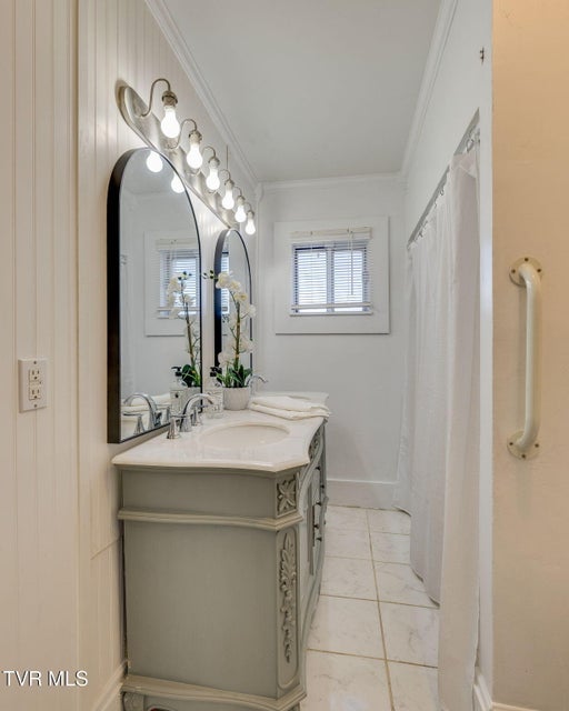 Photo #16: 631 Taylor Street