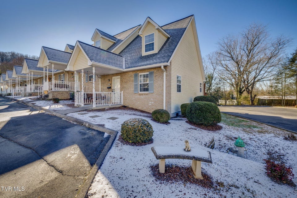 Photo #2: 808 Milton Court