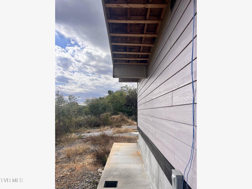 Photo #4: 227 Bluff City Highway Highway