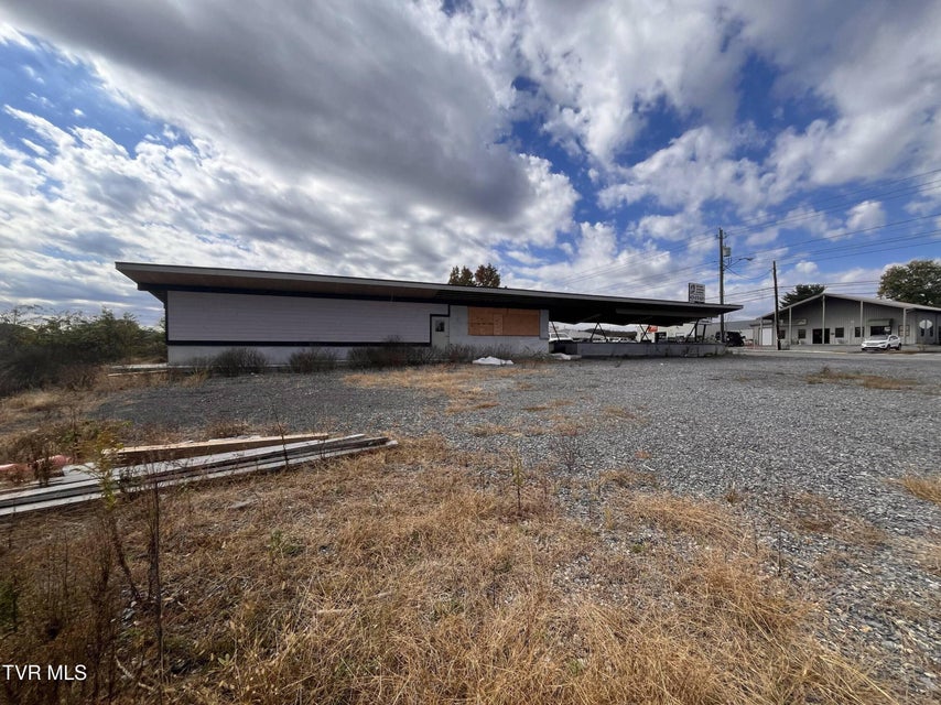 Photo #5: 227 Bluff City Highway Highway