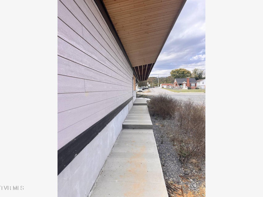 Photo #6: 227 Bluff City Highway Highway