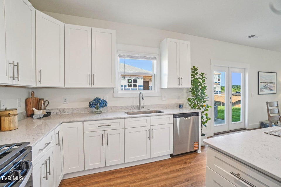 Photo #8: 101 Mint Court 