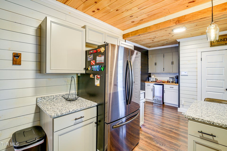 Photo #19: 909 Poplar Street