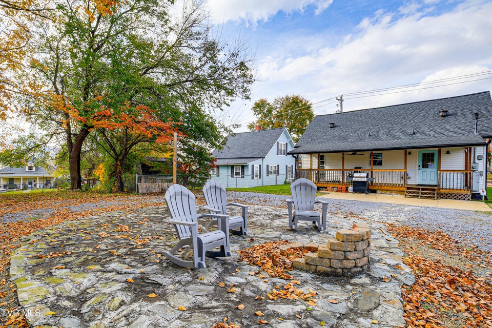 Photo #50: 909 Poplar Street