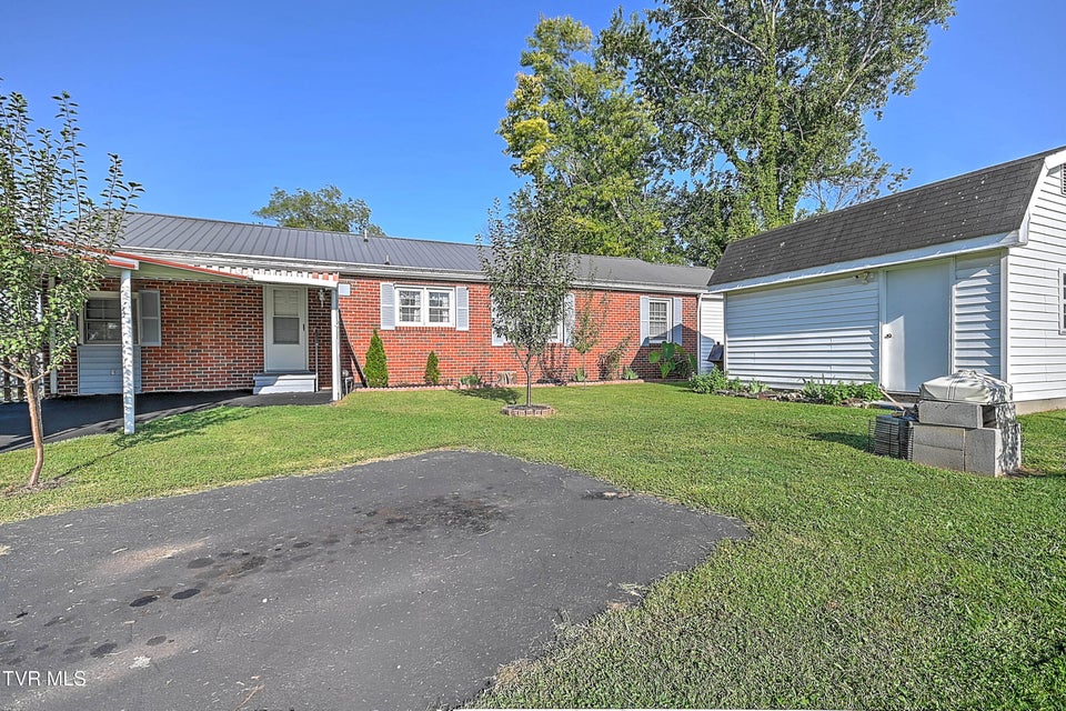 Photo #44: 454 Douglas Street